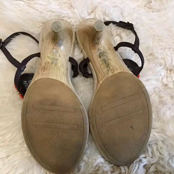 Kenneth Cole Beaded Thong Sandals - Picture 4 of 8